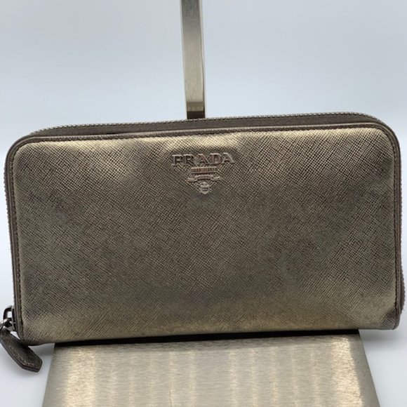 PRADA SAFFIANO ZIPPY WALLET - Picture 1 of 5